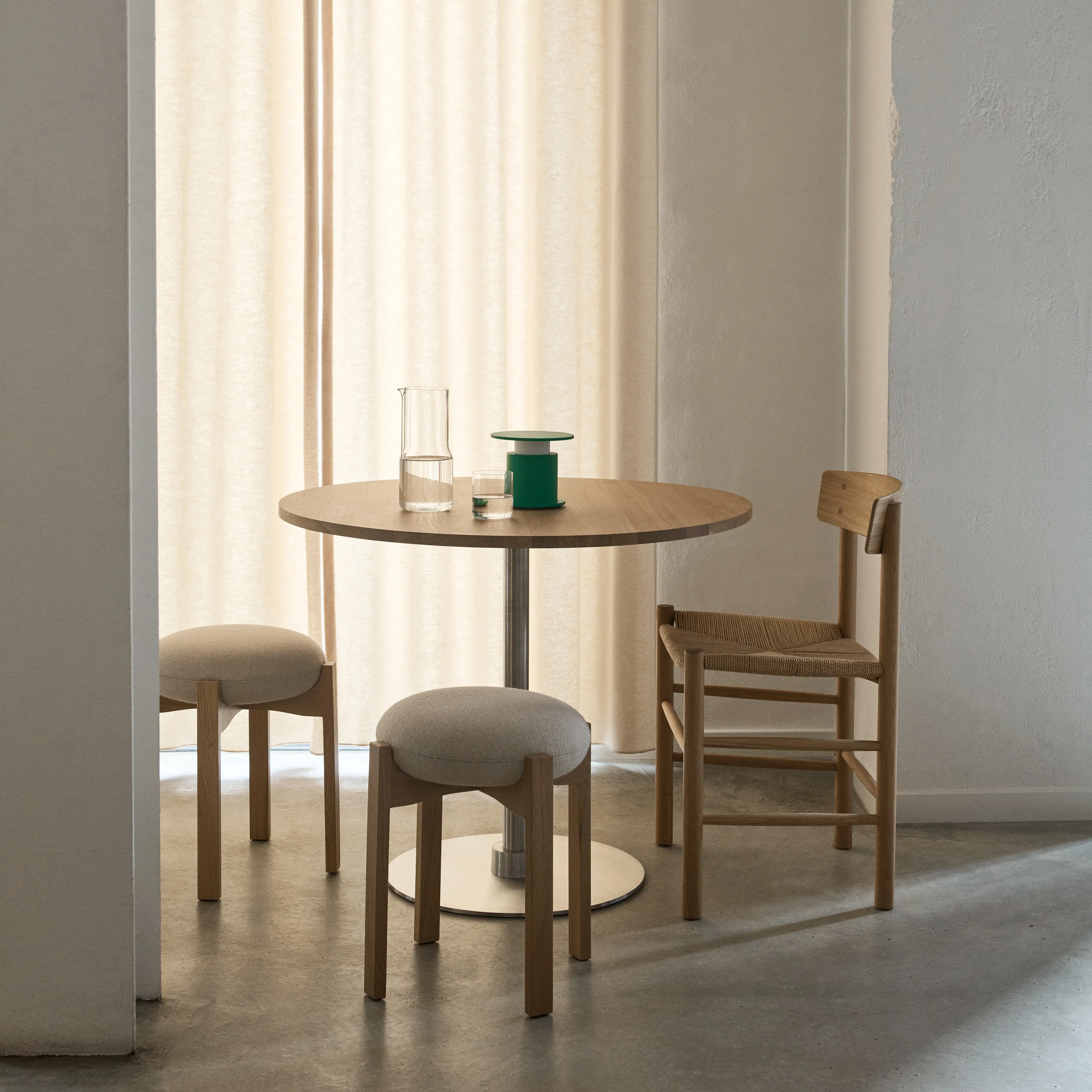 Laminate Table16 Laminate Table16