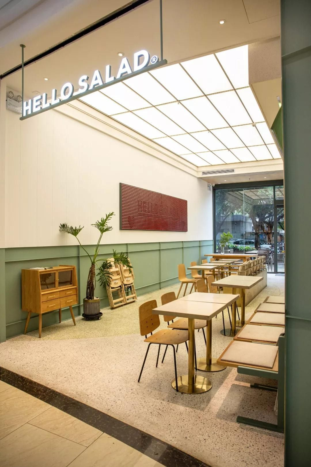 restaurant furniture supplier Australia for caf&eacute; chairs and tables