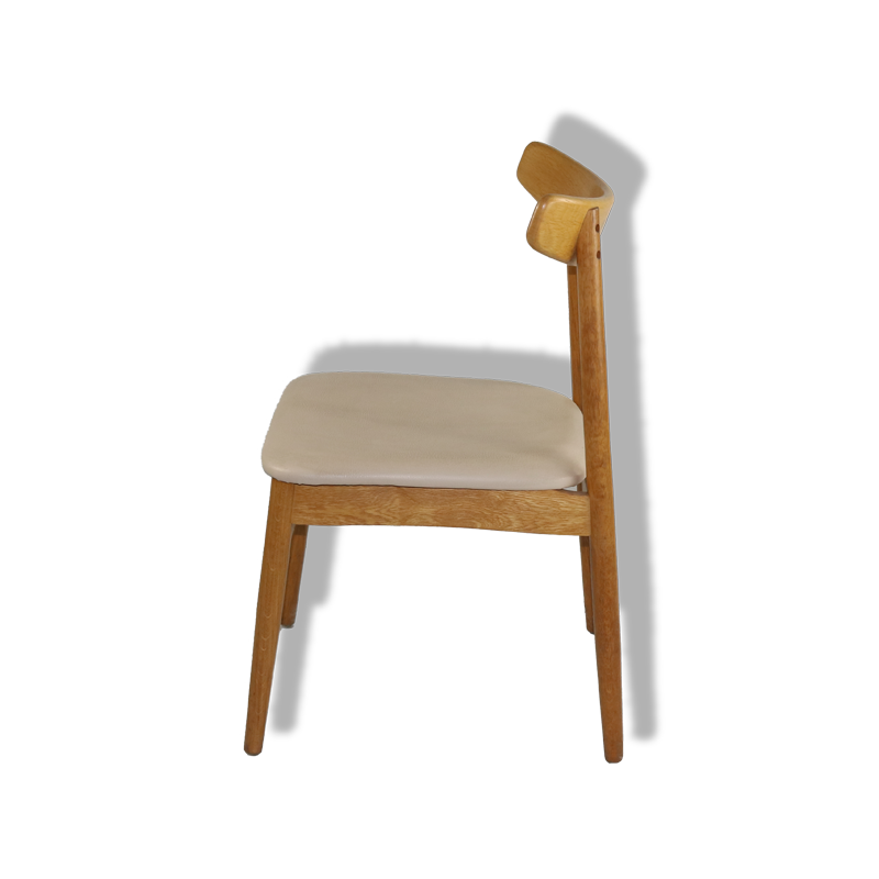 Many chairs