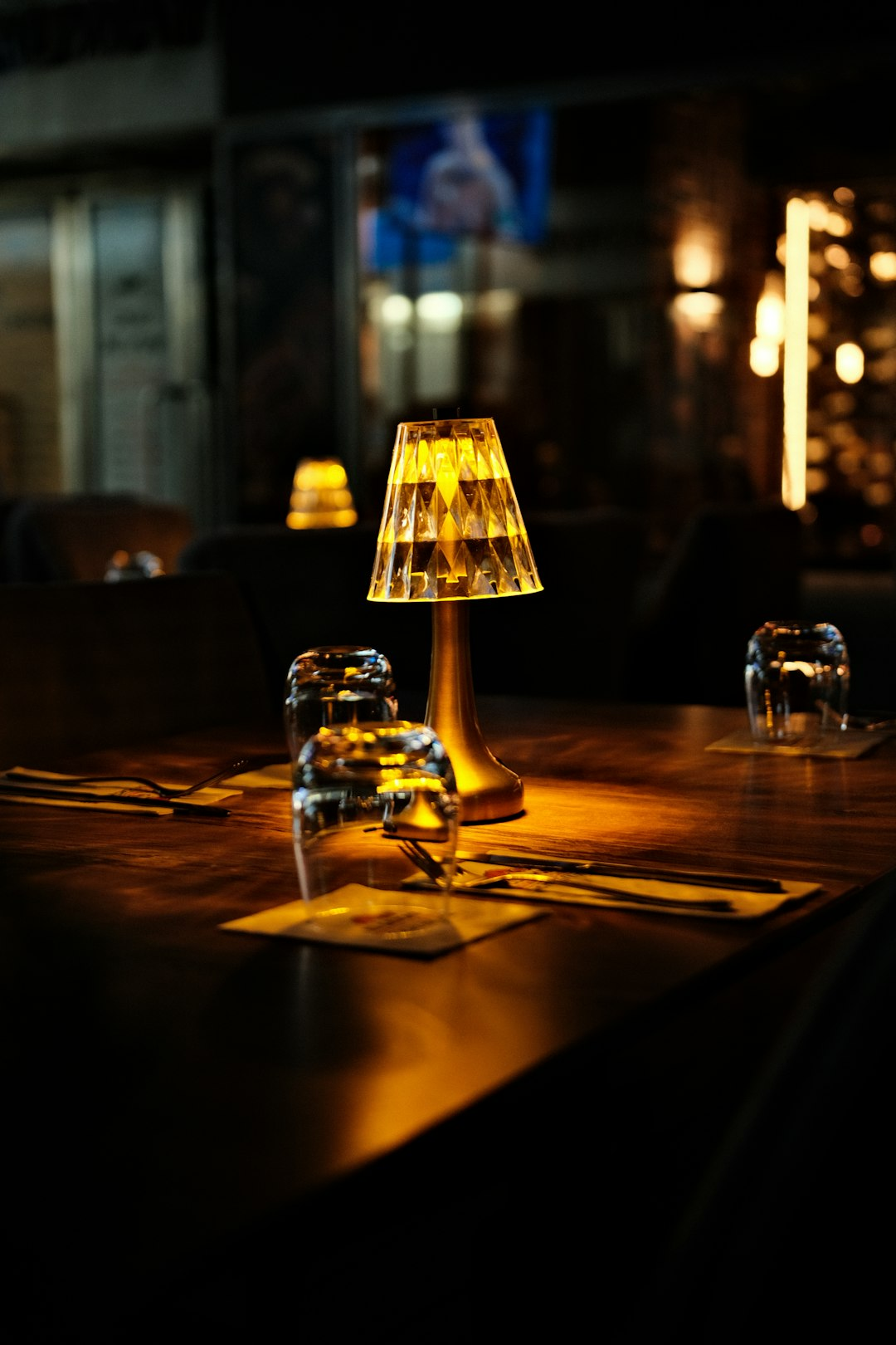 modern dining lighting